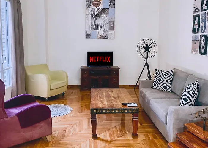 Spacious 2 Bedroom Apartment Downtown Athens - Explore Center By Foot