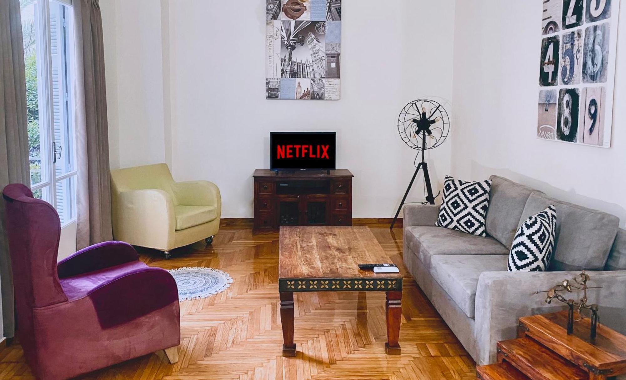 Spacious 2 Bedroom Downtown - Explore Center By Foot *